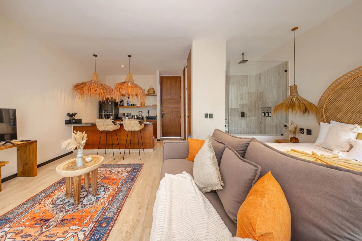 Two‑Level Penthouse w/ Rooftop Pool & Sunset #15