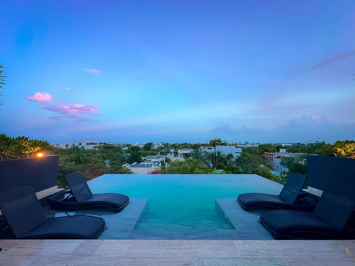 Two‑Level Penthouse w/ Rooftop Pool & Sunset #25