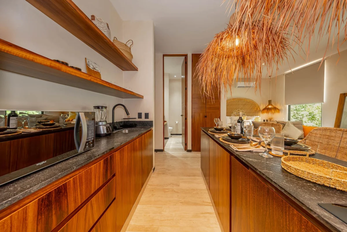 Two‑Level Penthouse w/ Rooftop Pool & Sunset #7