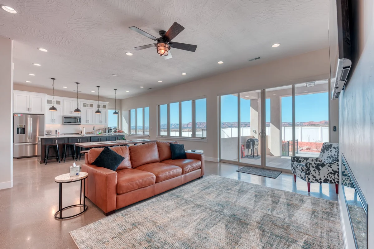 Home in Kanab property photo 5