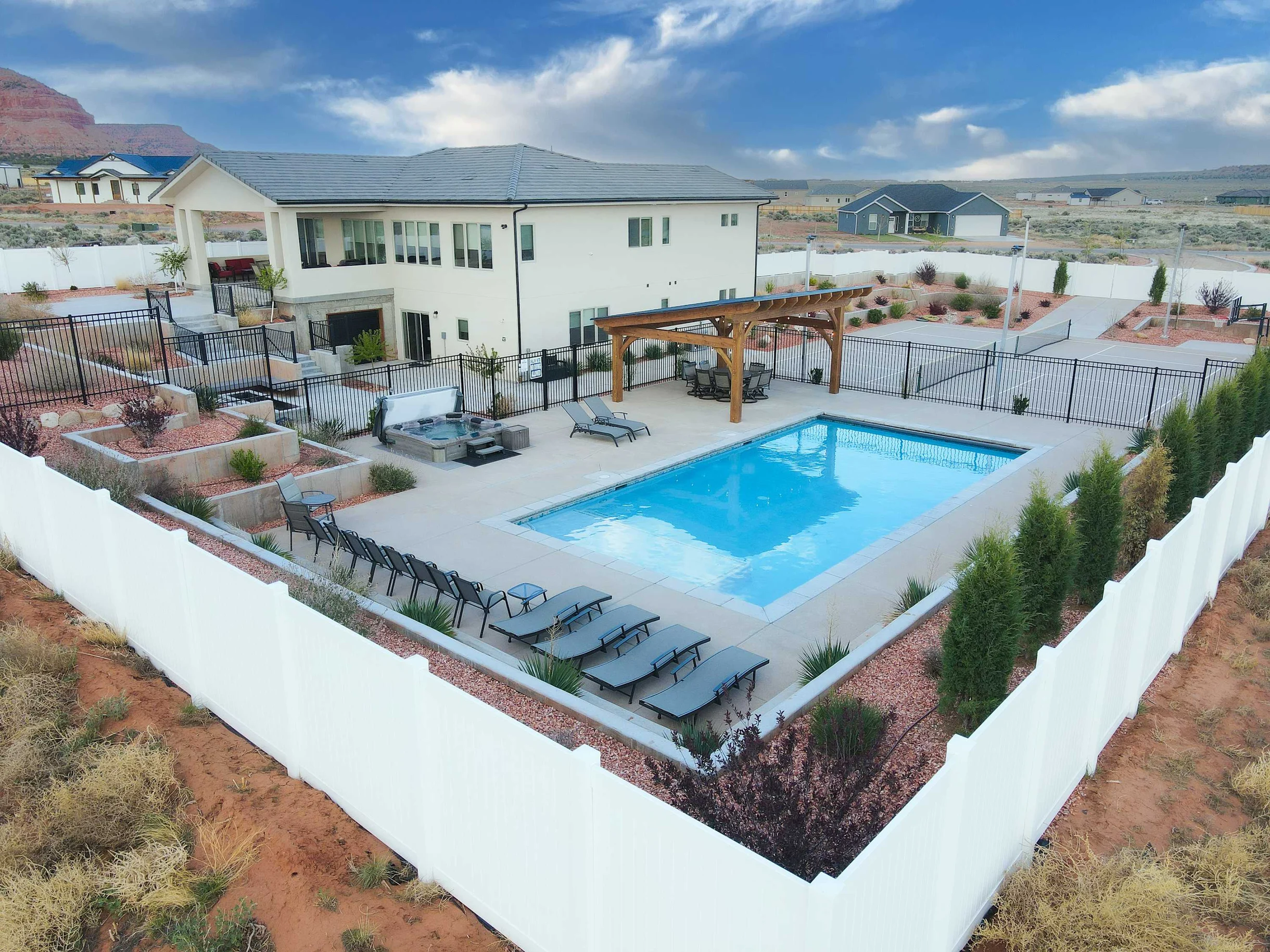Home in Kanab property photo 1