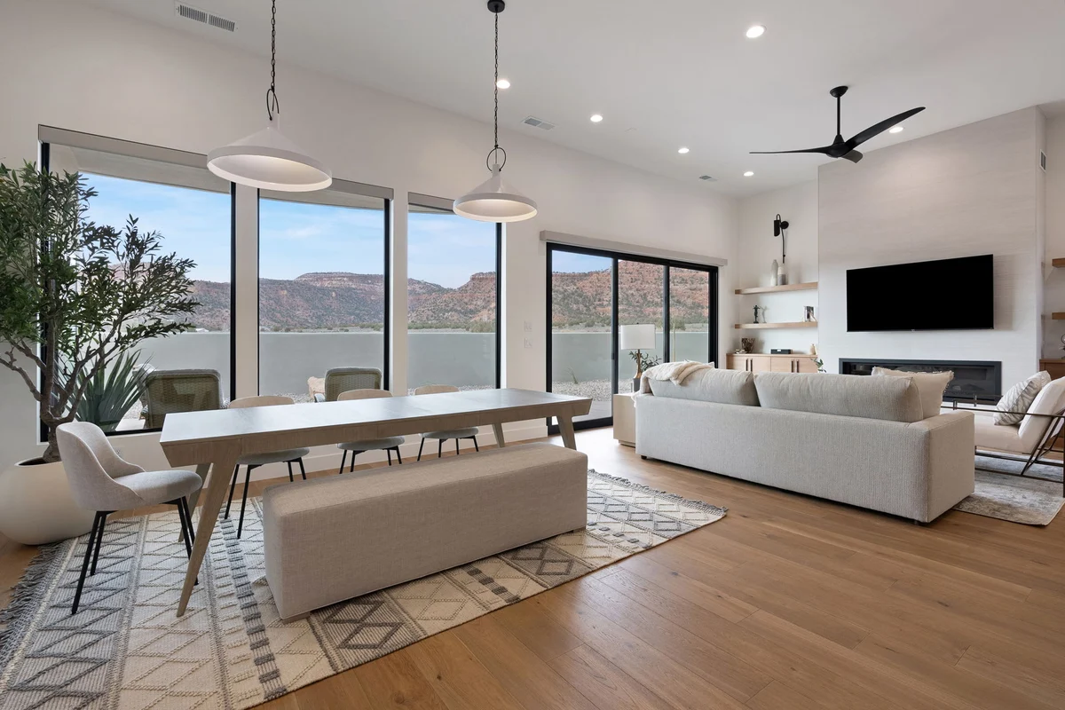 Home in Kanab property photo 2