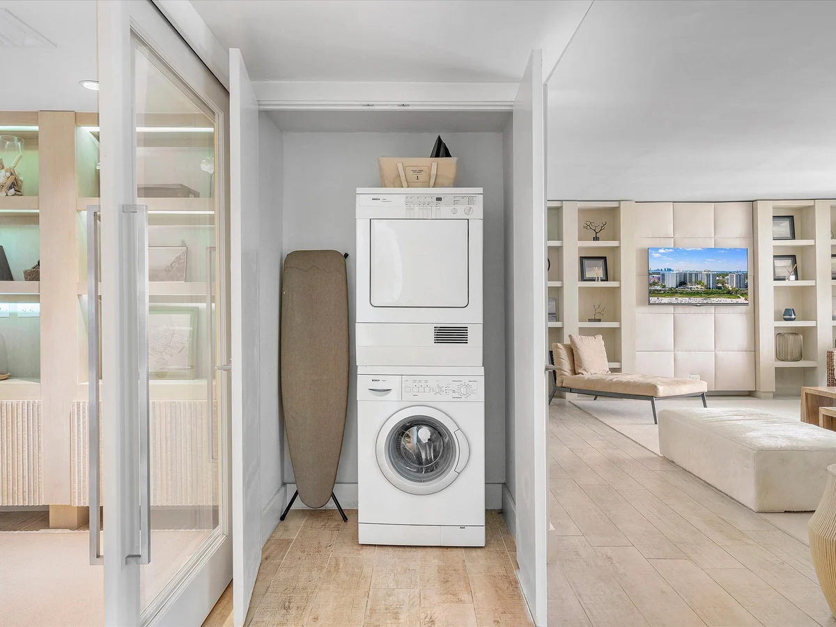 Wander Miami Beach Shoreline