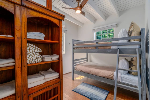 Bedroom 1 image 1