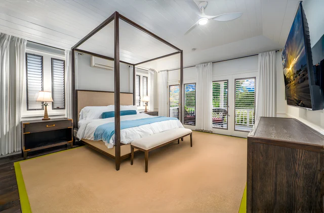 Bedroom 6 image 1