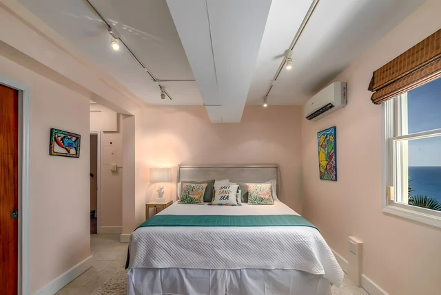 Bedroom 1 image 1