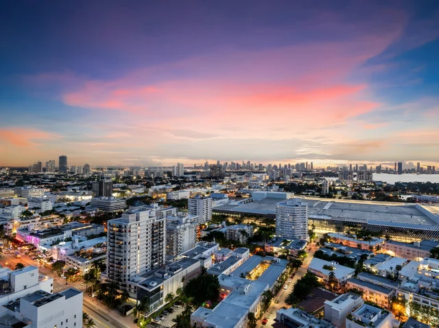 Wander Miami Beach Glow #3