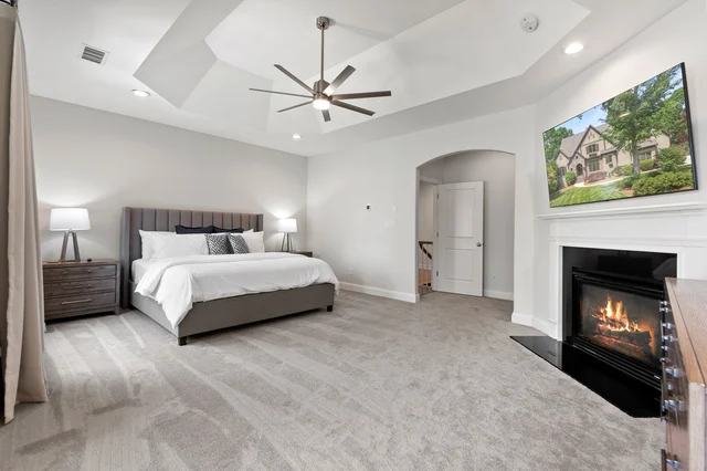 Bedroom 1 image 1