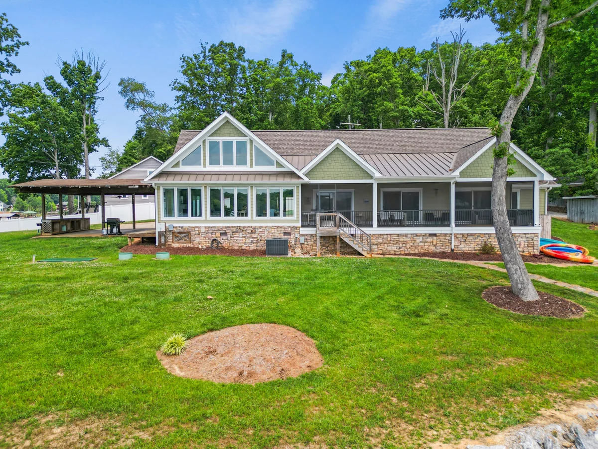 Wander Mooresville Lakefront