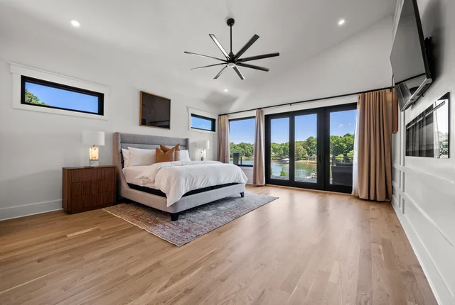 Bedroom 1 image 1
