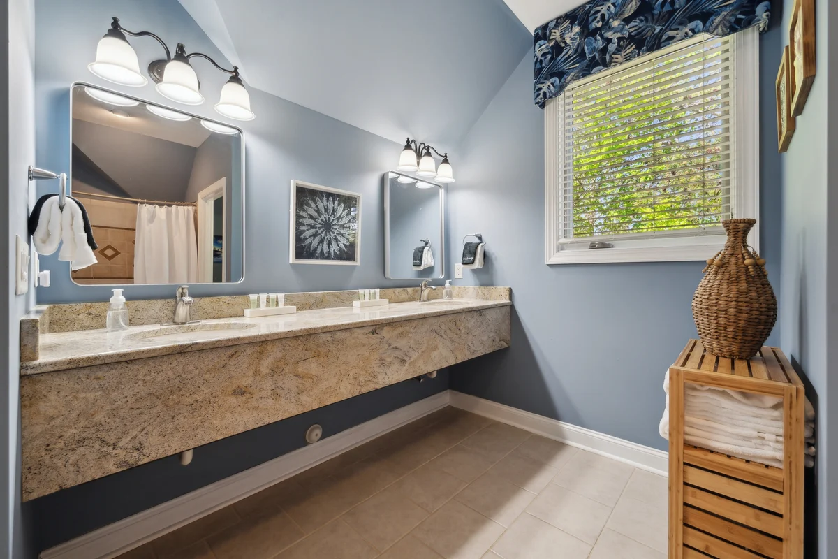 Wander Denver Lakeside