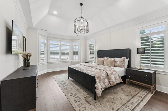 Bedroom 1 image 1