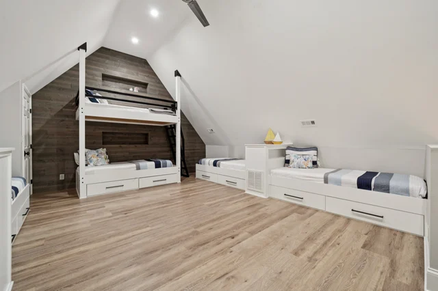 Bedroom 5 image 1