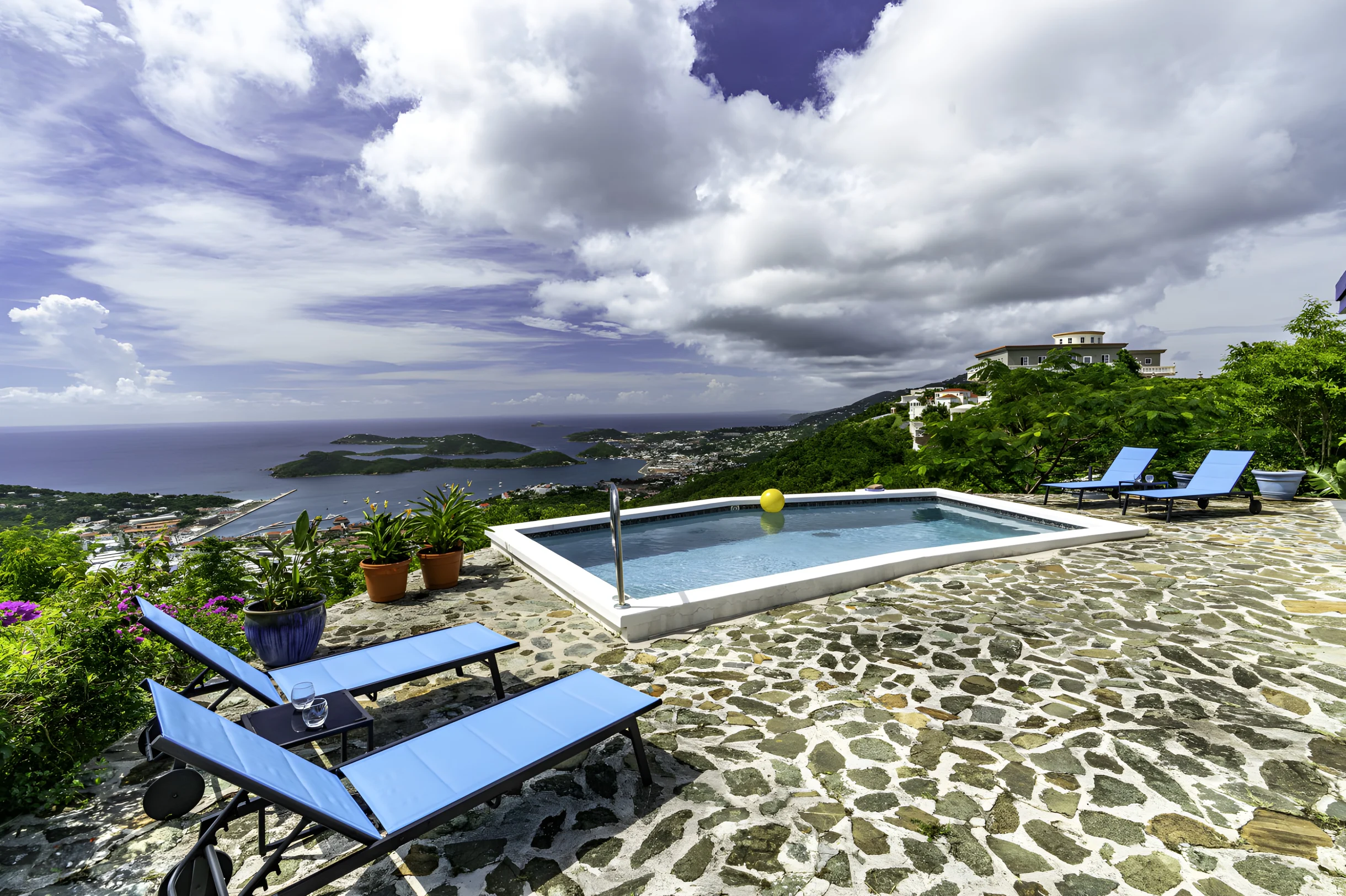 Home in St. Thomas property photo 2