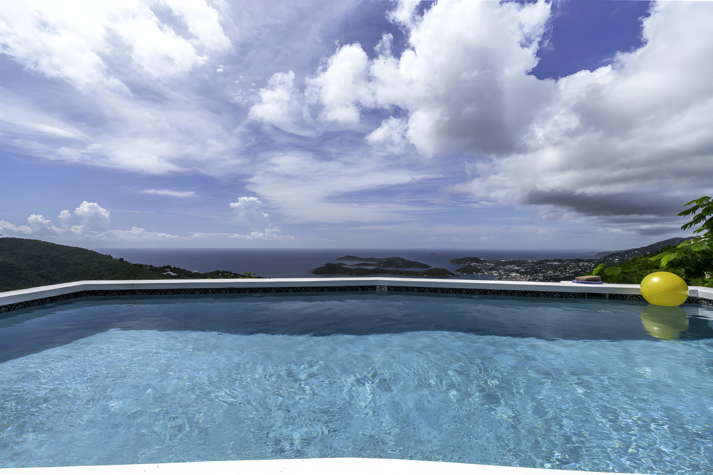 Home in St. Thomas property photo 3