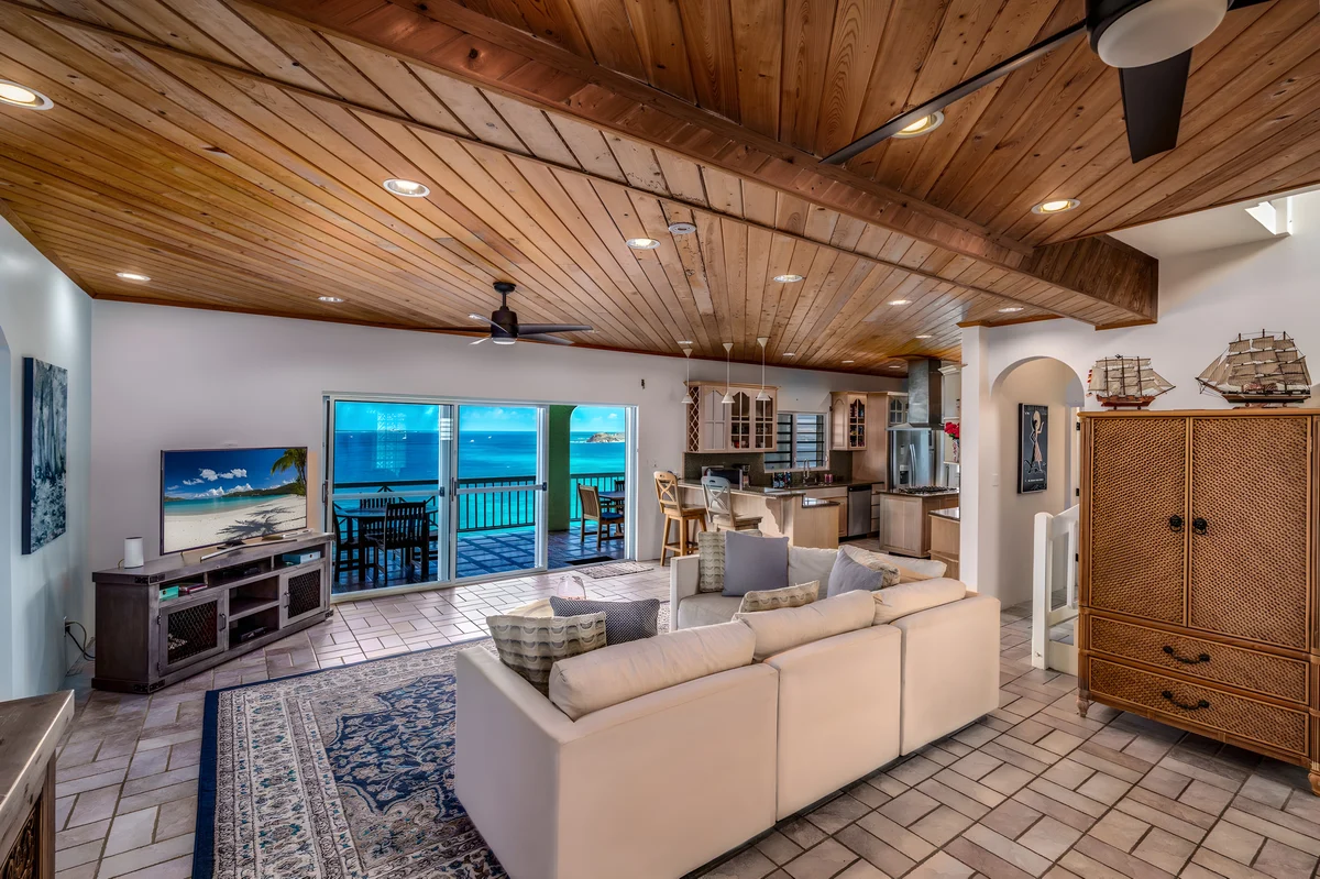 Home in St. Thomas property photo 2