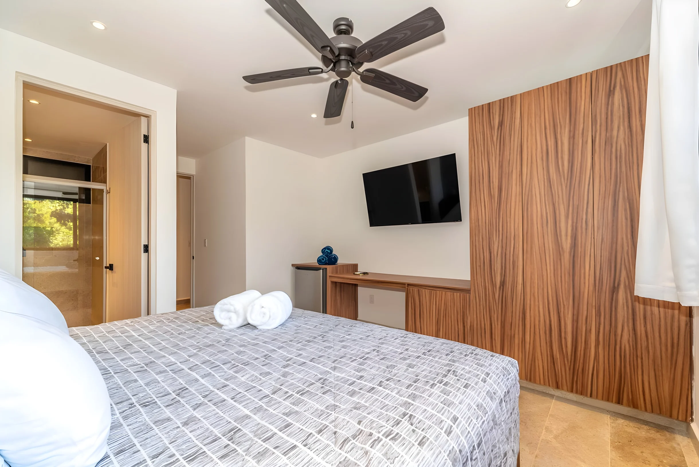 Lux 2 BD Suite w/ Private Plunge Pool + Terrace #13
