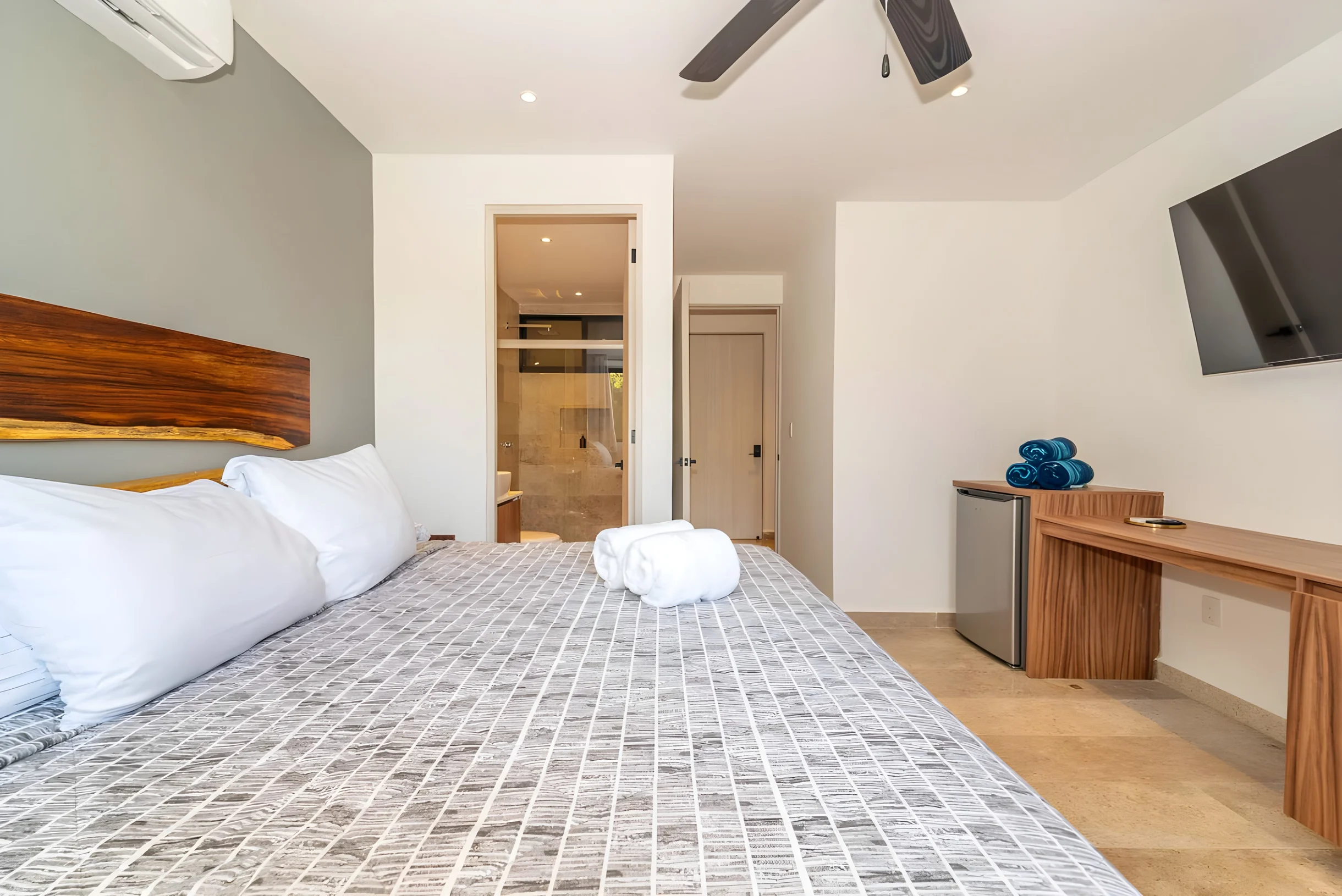 Lux 2 BD Suite w/ Private Plunge Pool + Terrace #11