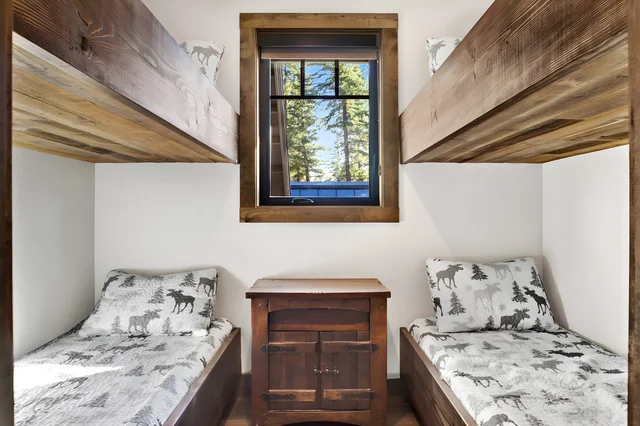 Bedroom 6 image 1