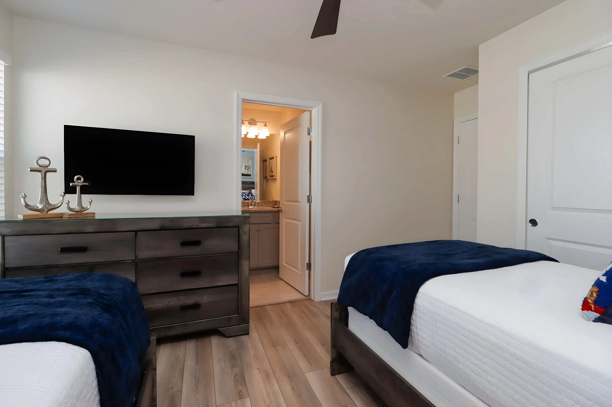 Wander Davenport Lakes #33