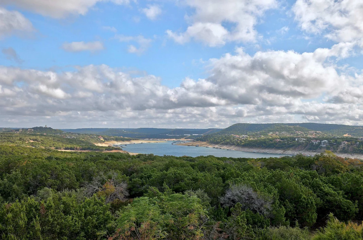Wander Jonestown Lakeview