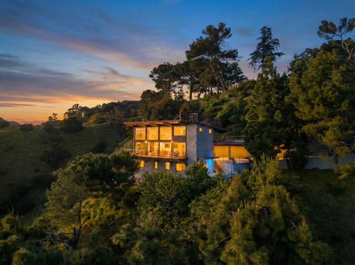 Wander Beverly Hills Skyridge #4