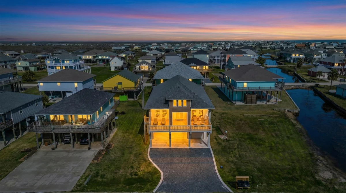 500 ft to beach~Wine Cellar~Golf Cart~Fire~For 14