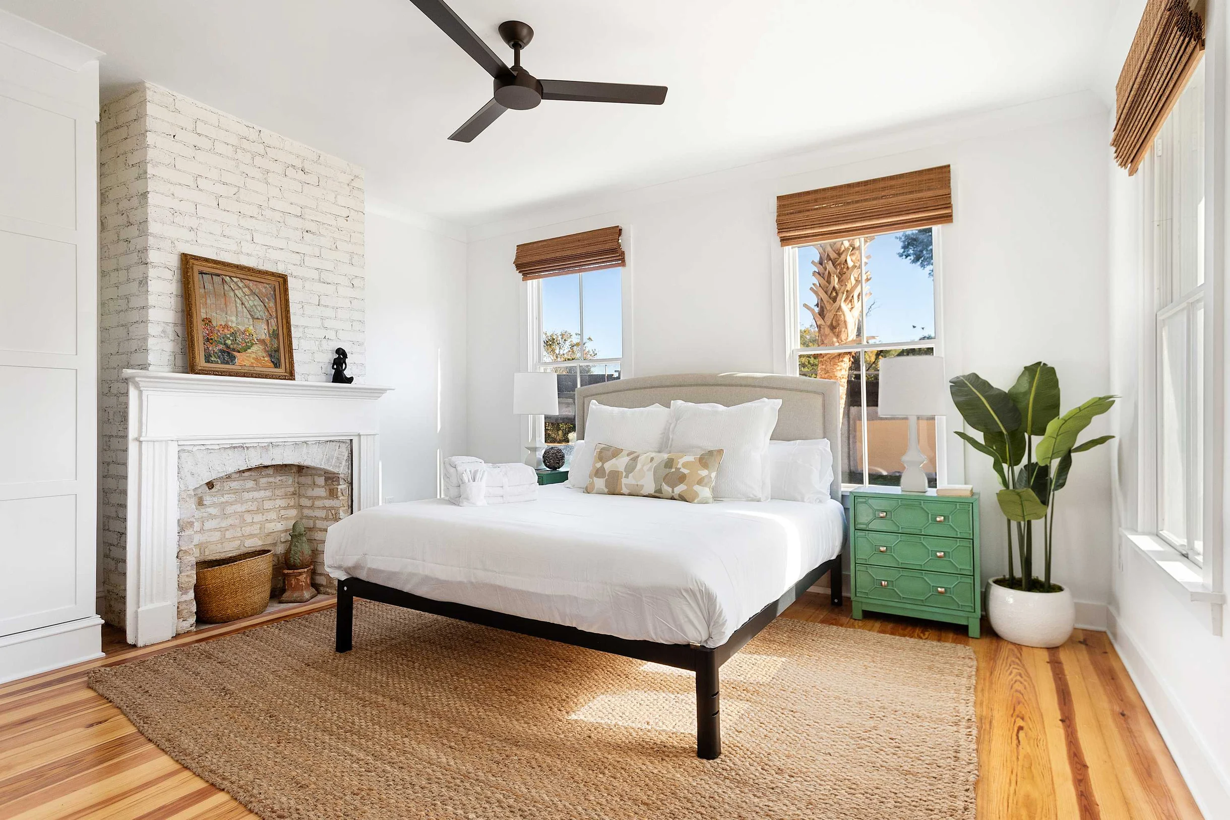 Wander Charleston Charm #4