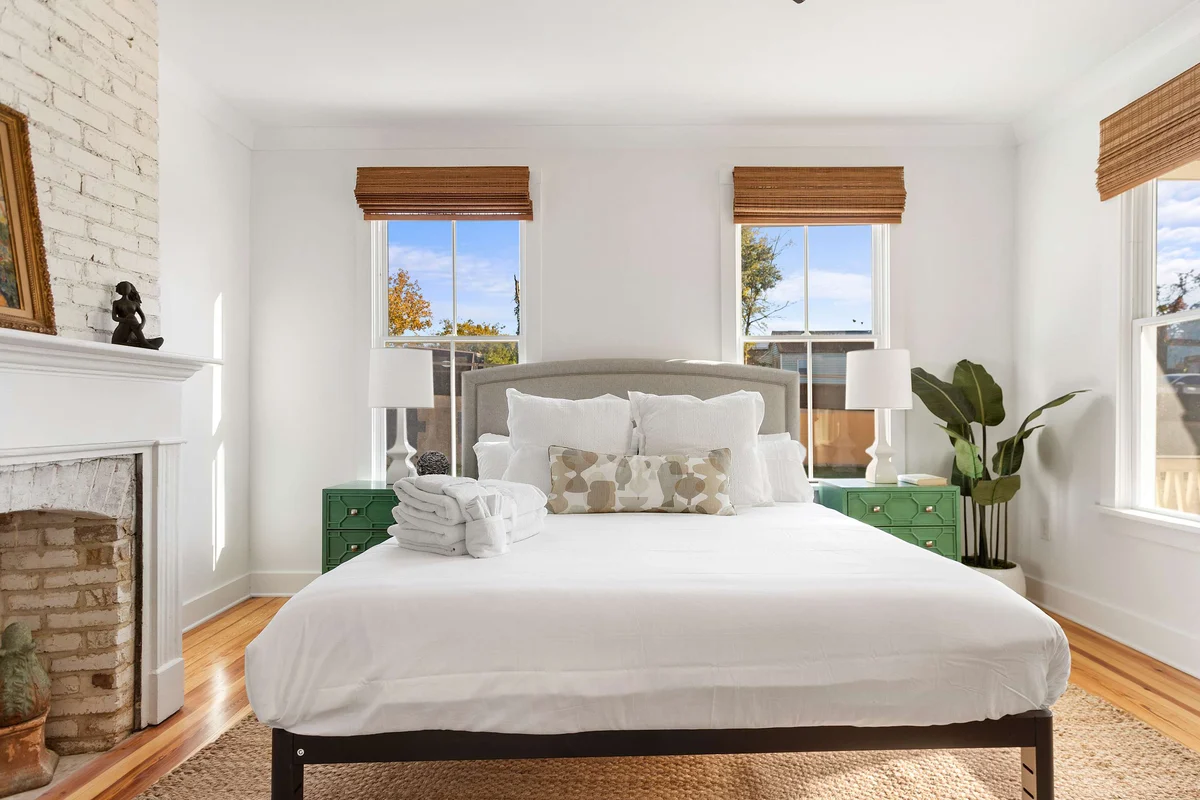 Wander Charleston Charm