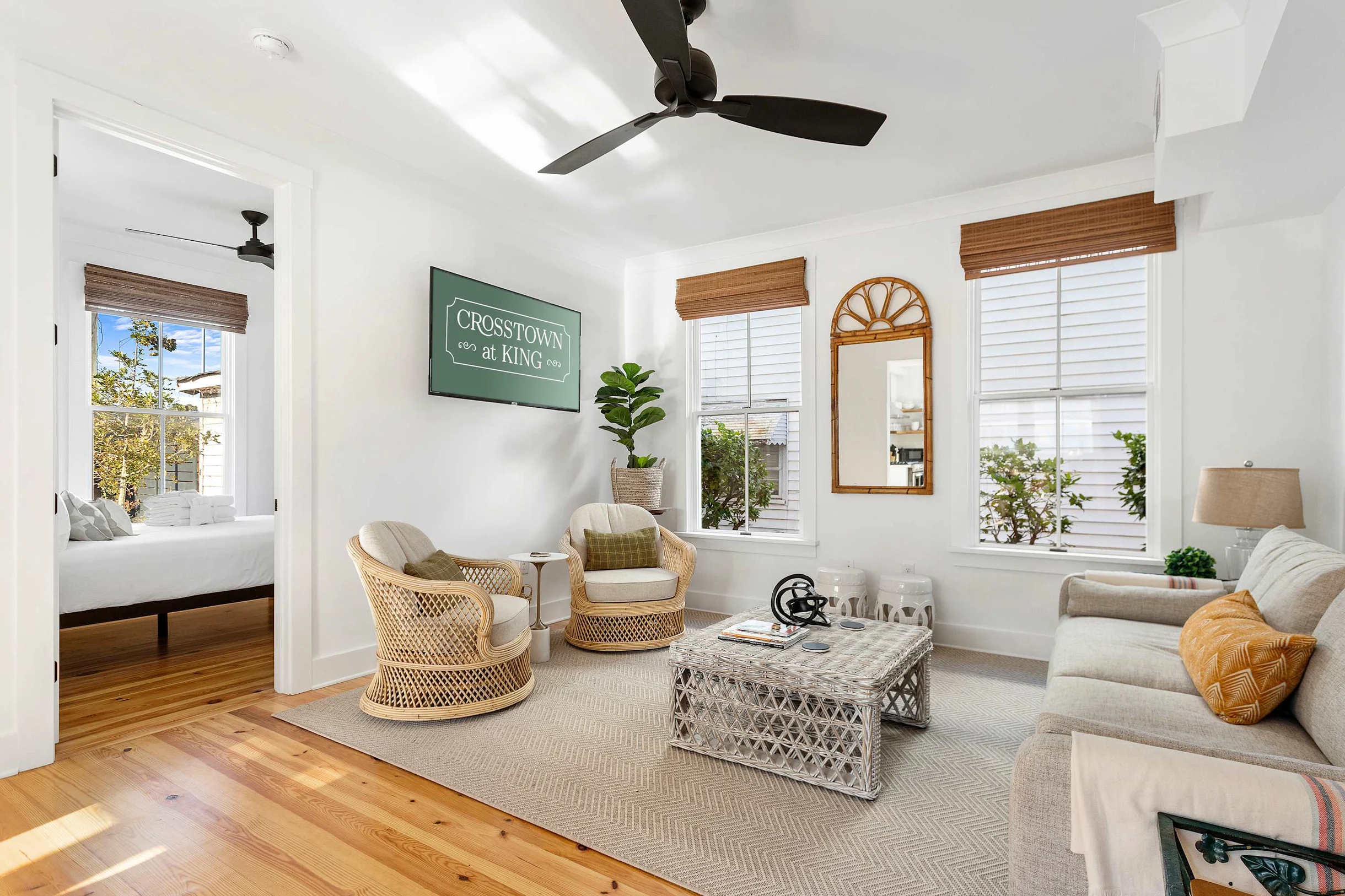 Wander Charleston Charm #31