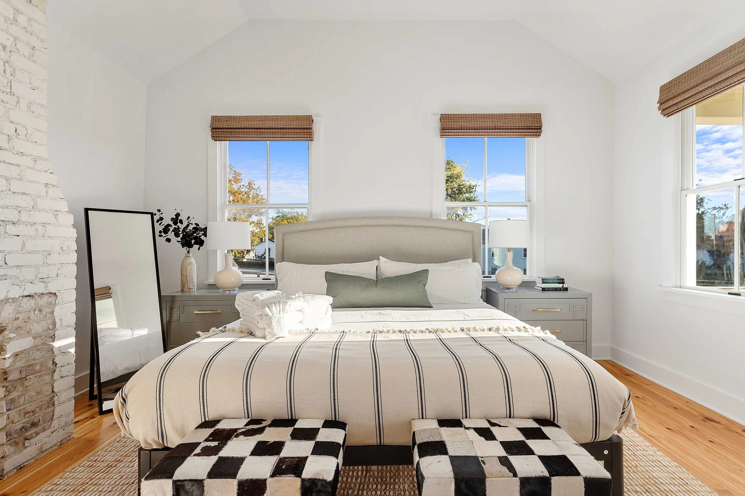 Wander Charleston Charm #49