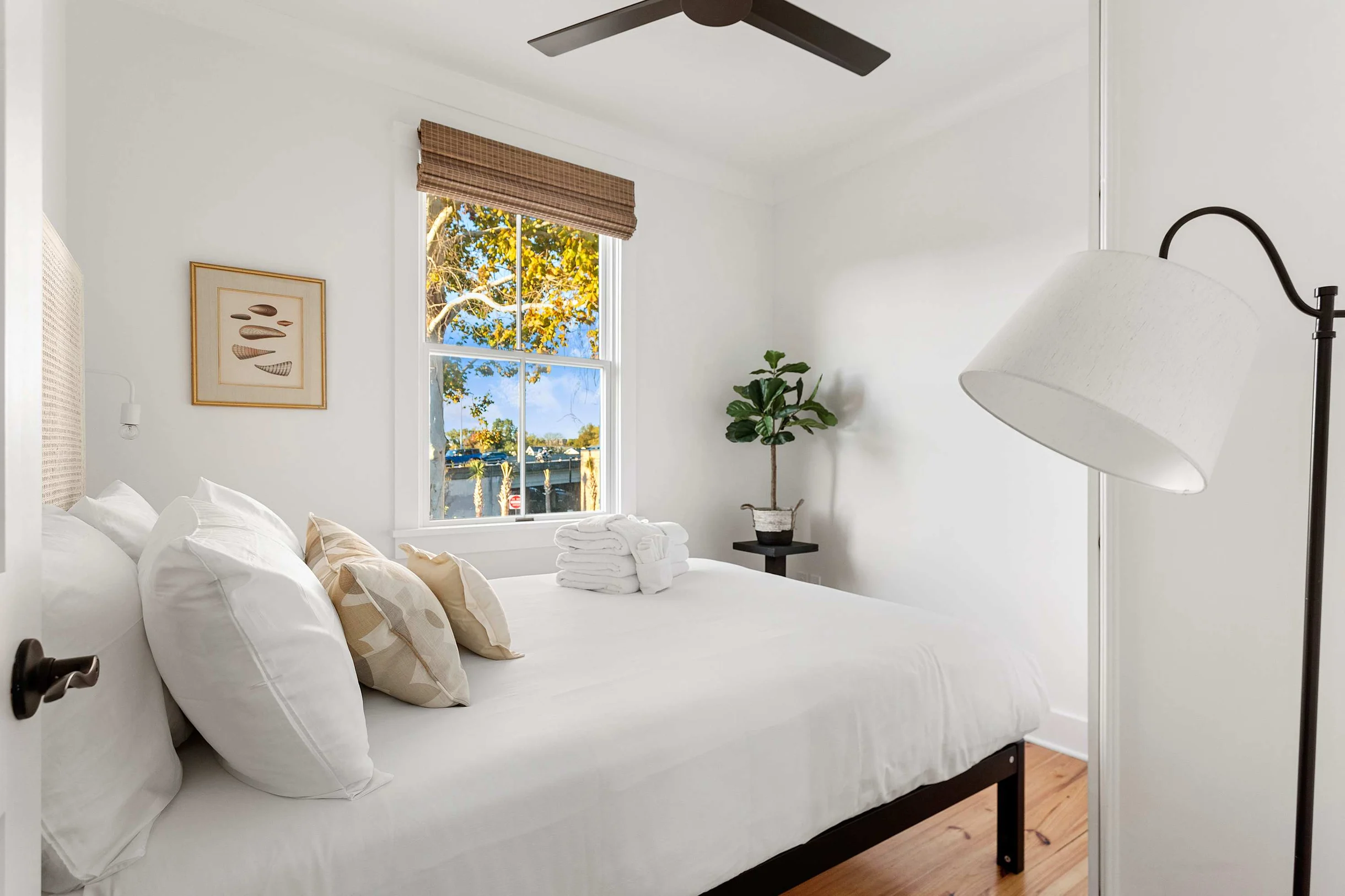 Wander Charleston Charm #25