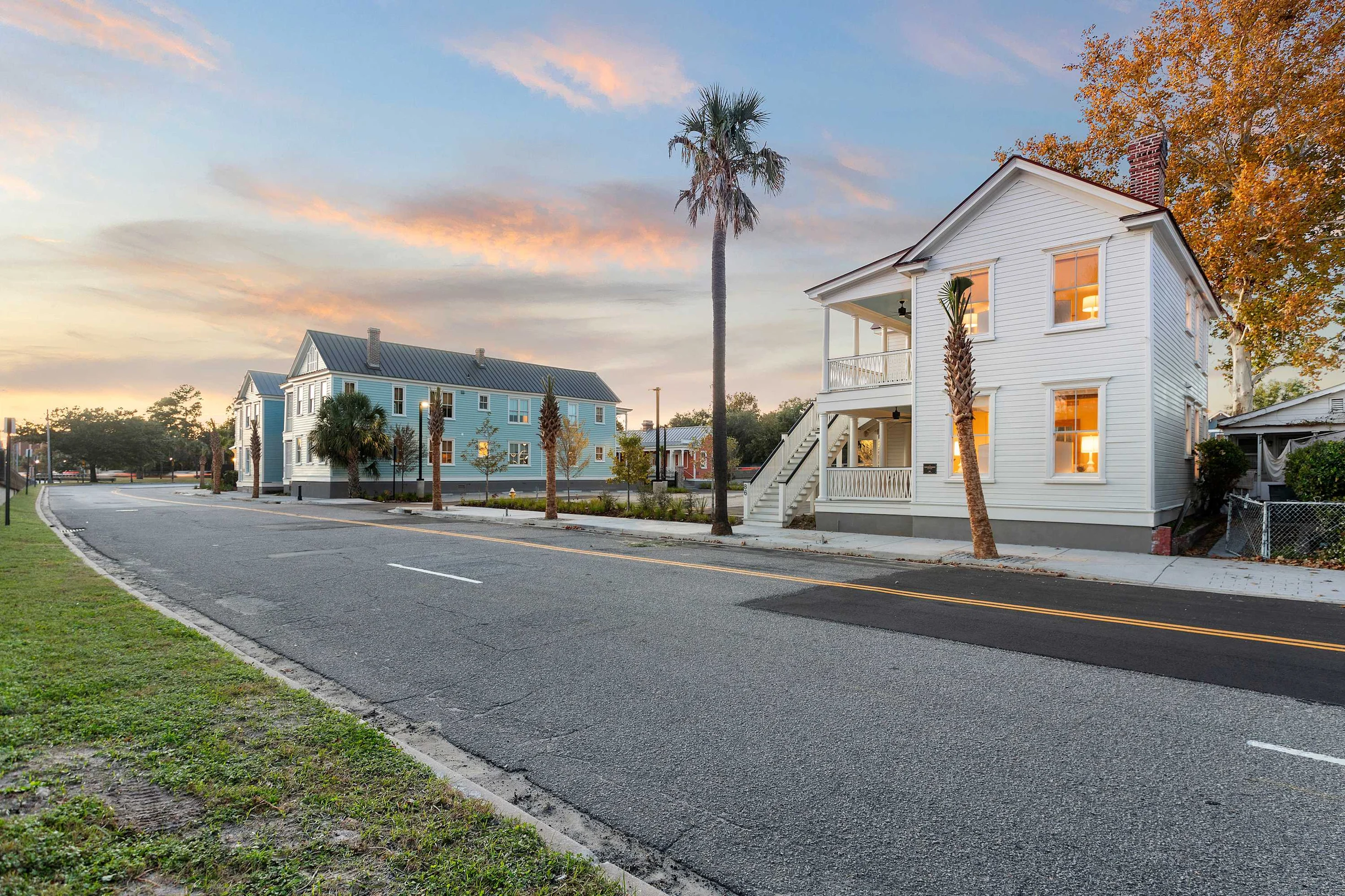 Wander Charleston Charm #50