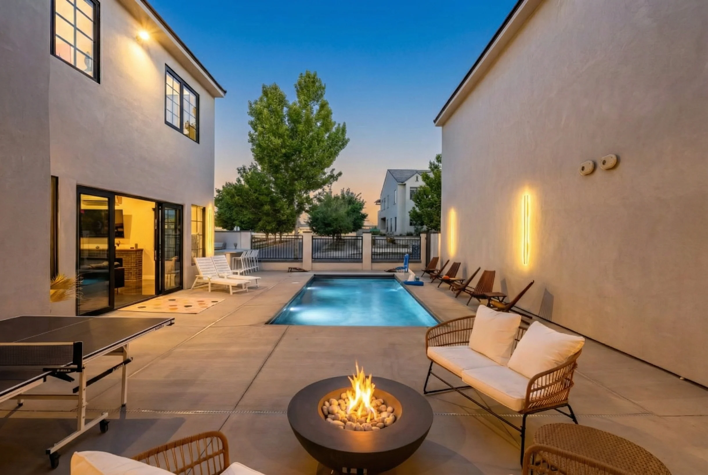 Sand Hollow Haven- two kitchens- sleeps 34 people, Large pool and courtyard! #36
