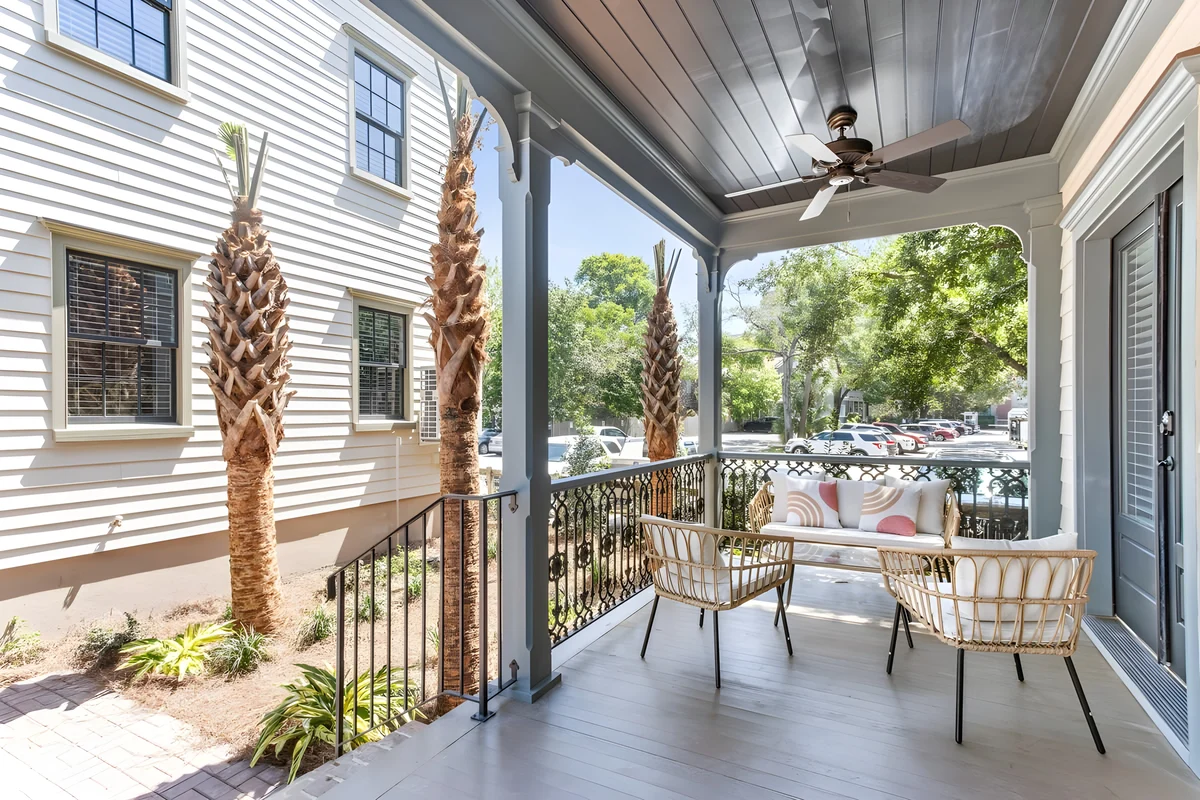 Wander Charleston Modern