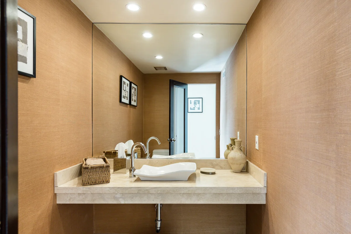 Wander Hollywood Hills Mid-Century Modern