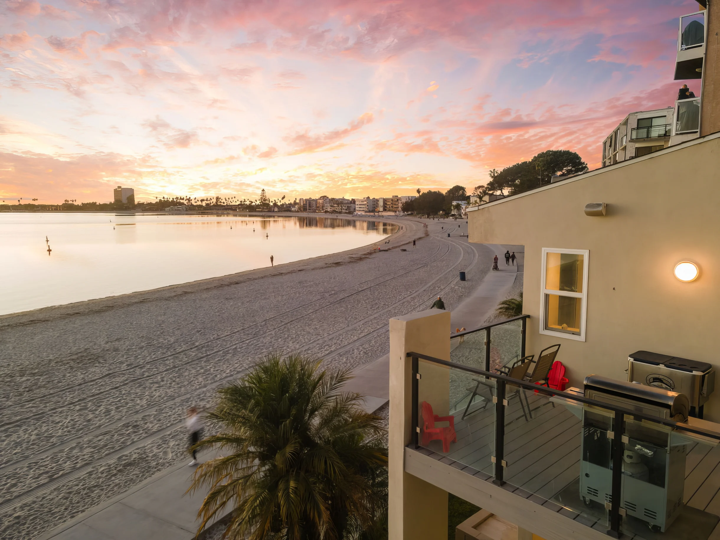 NEW Stunning Bayfront Home + Private Beach Access + Hot Tub + Fire Pit #55