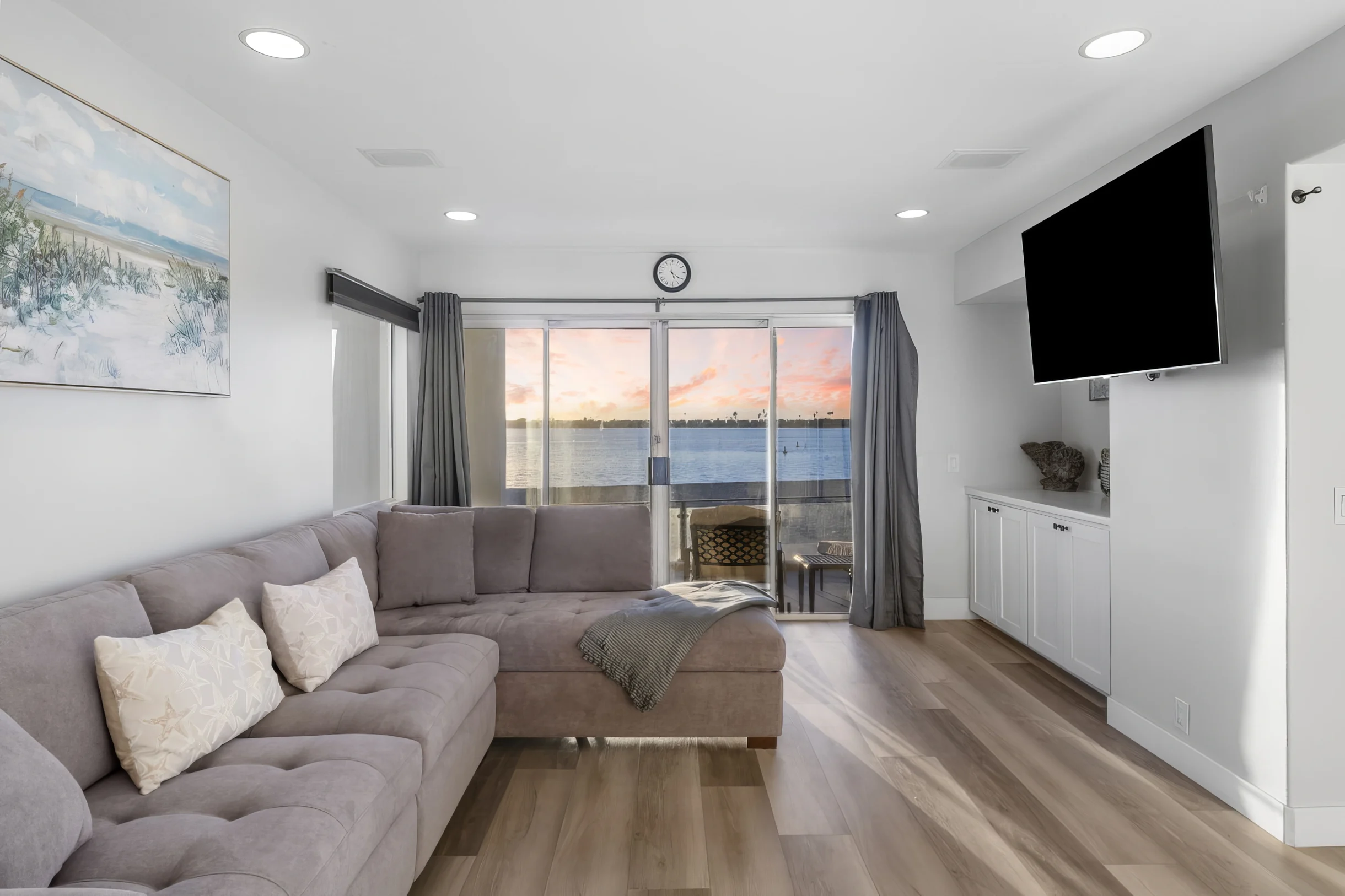 NEW Stunning Bayfront Home + Private Beach Access + Hot Tub + Fire Pit #32