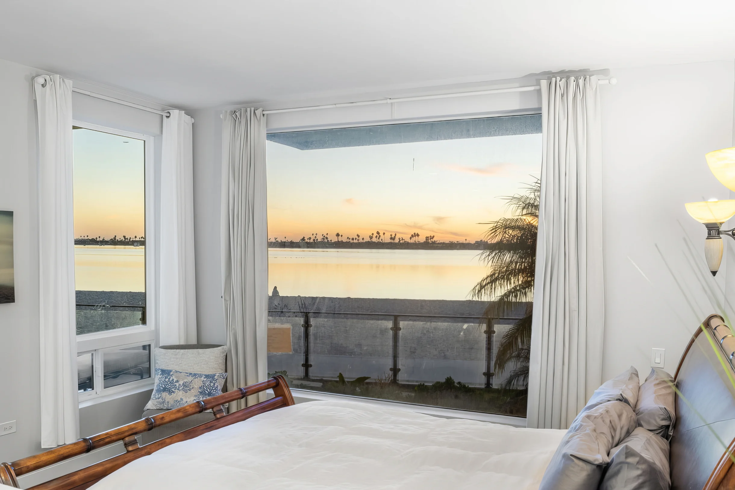 NEW Stunning Bayfront Home + Private Beach Access + Hot Tub + Fire Pit #47