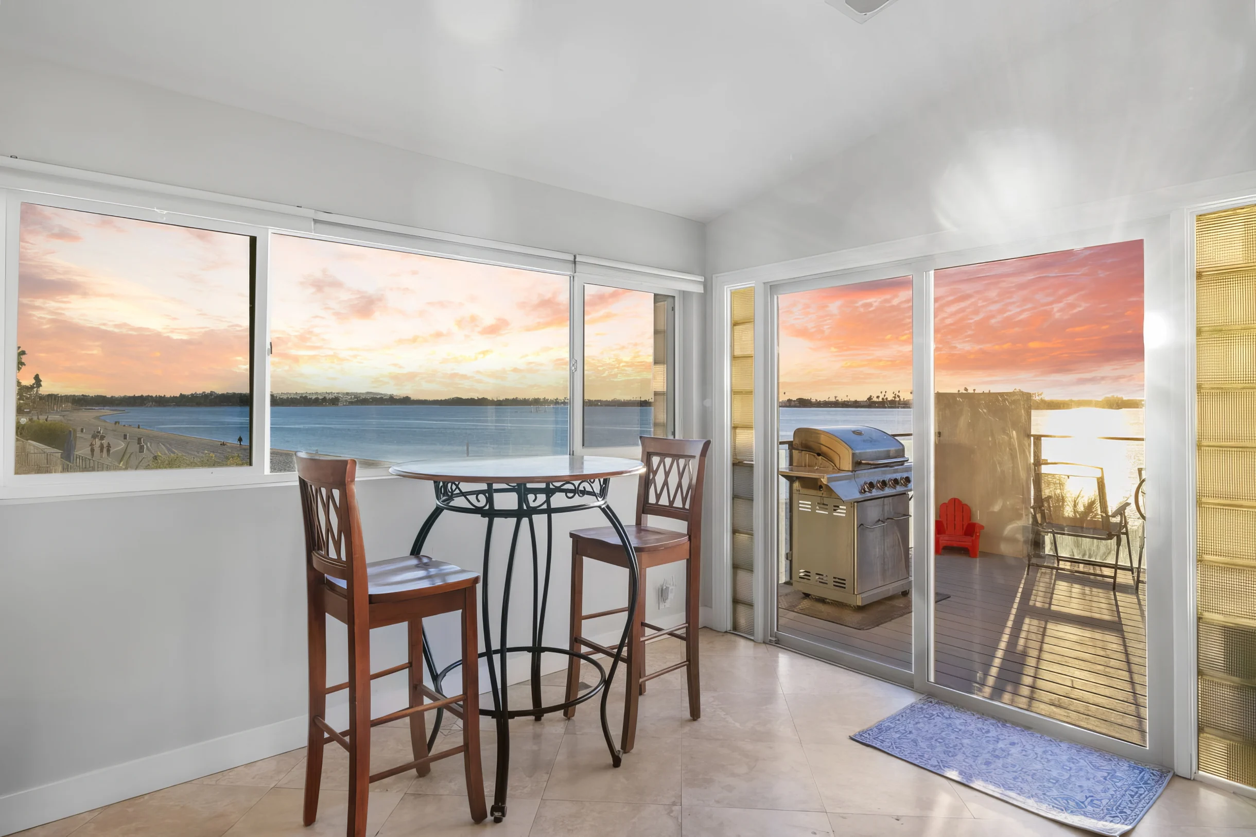 NEW Stunning Bayfront Home + Private Beach Access + Hot Tub + Fire Pit #59