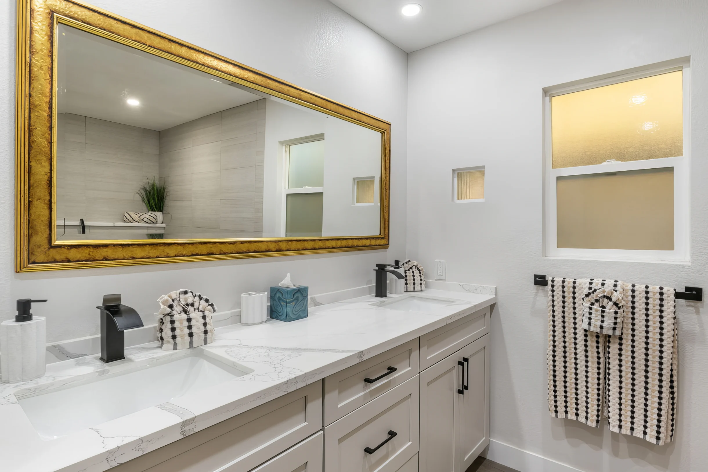 NEW Stunning Bayfront Home + Private Beach Access + Hot Tub + Fire Pit #15