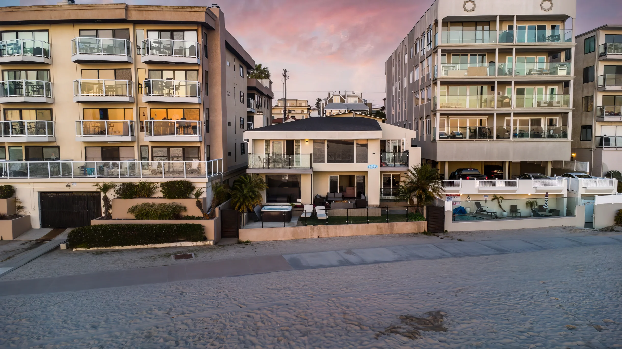 NEW Stunning Bayfront Home + Private Beach Access + Hot Tub + Fire Pit #37