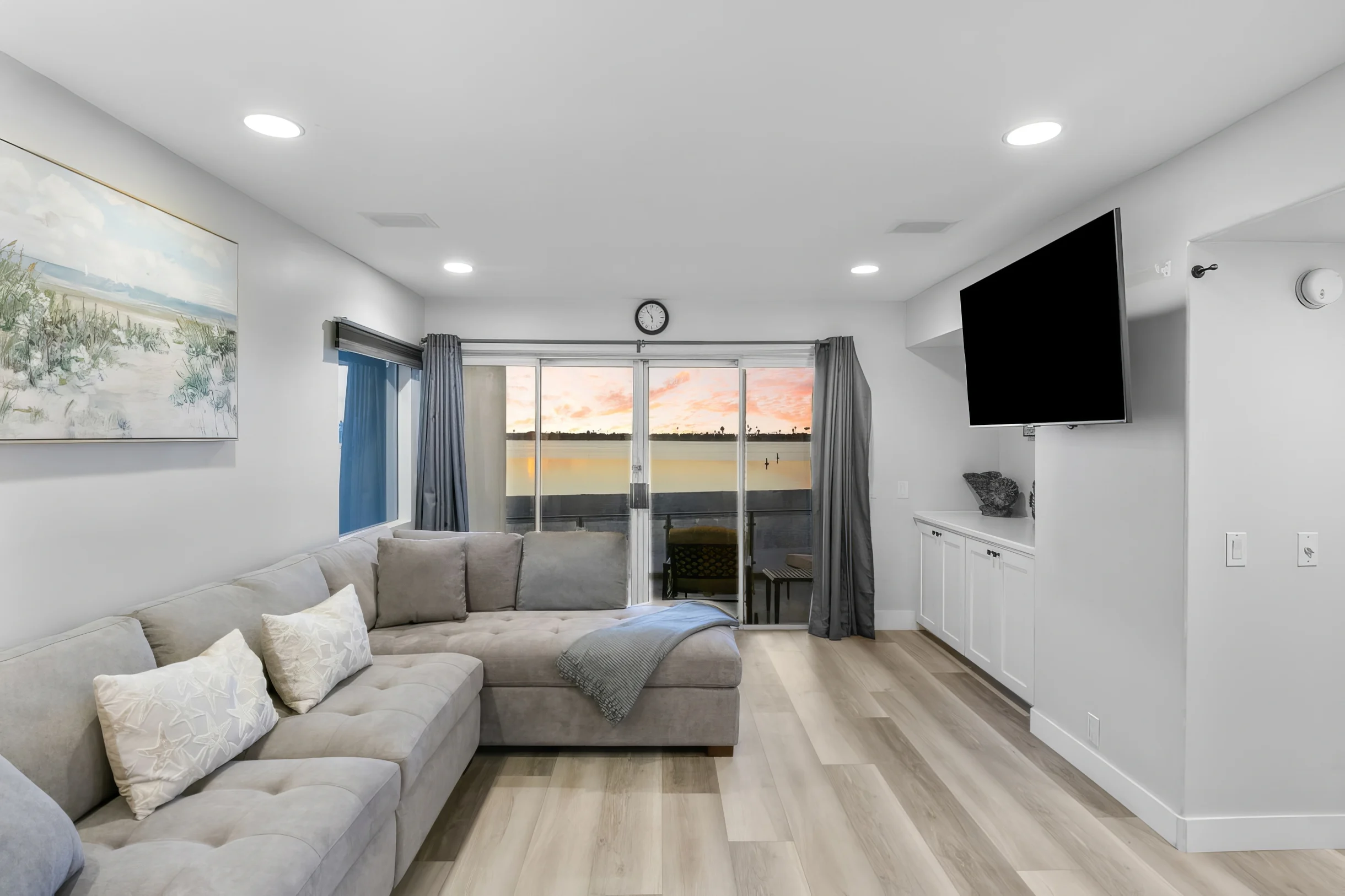 NEW Stunning Bayfront Home + Private Beach Access + Hot Tub + Fire Pit #43