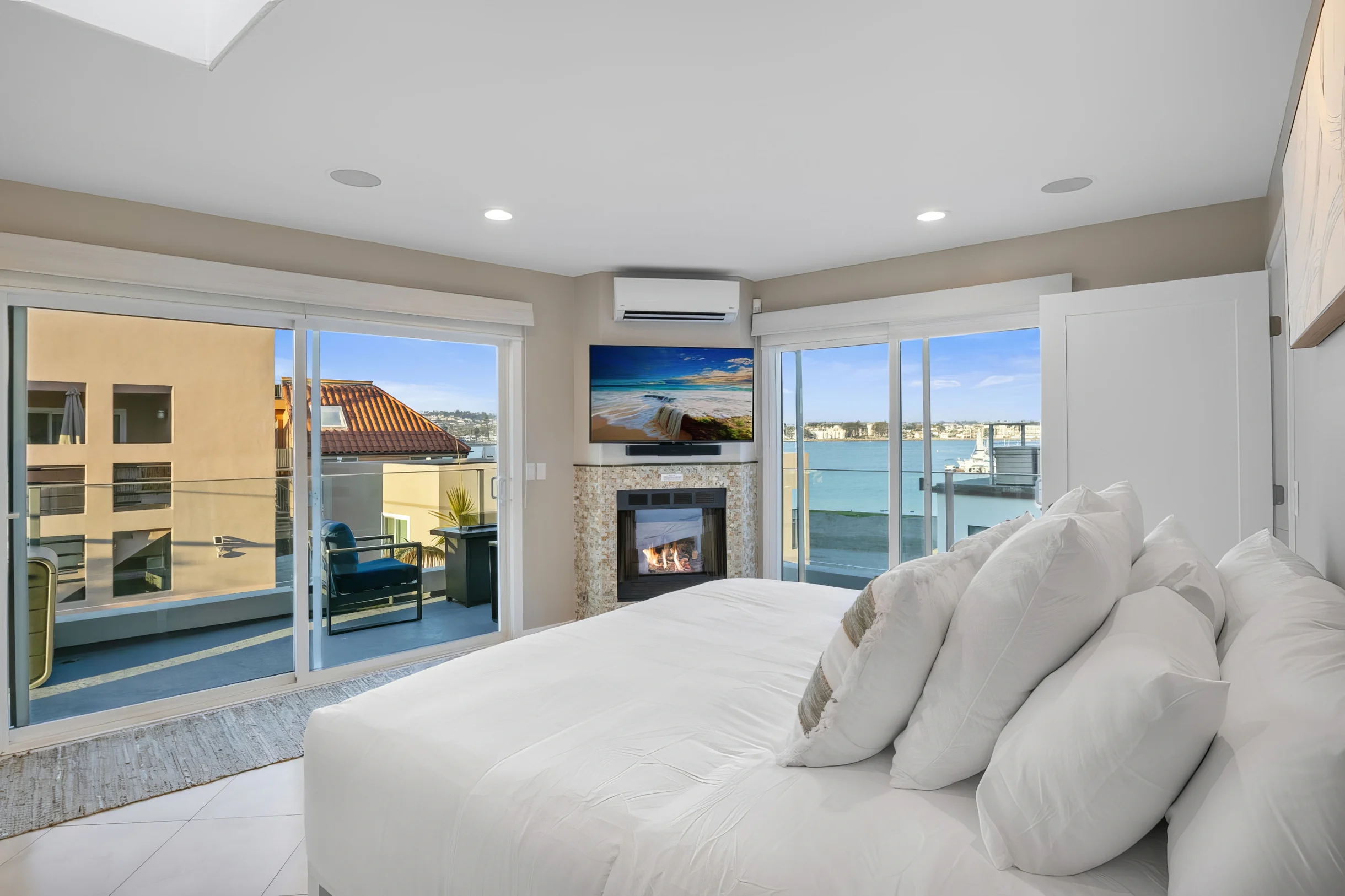 Luxury Meets Beach | Stunning Bay Views | Hot Tub | Fire Pit #63