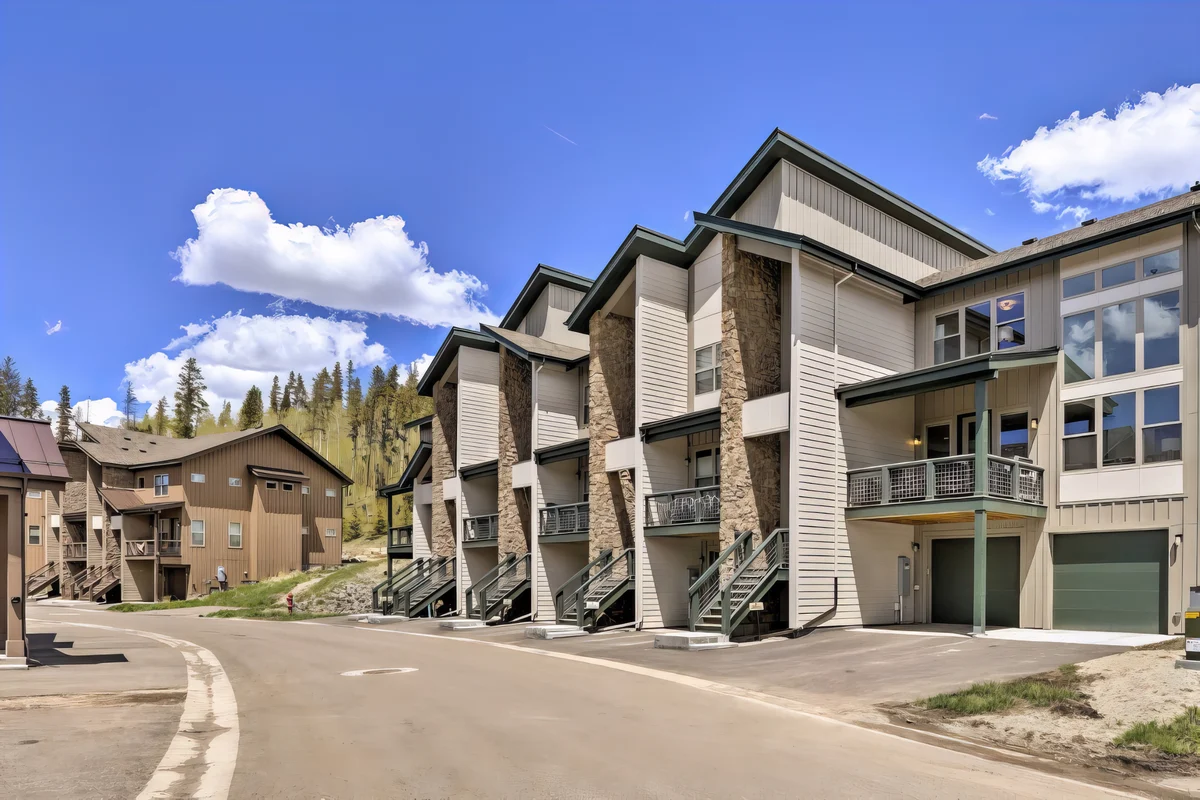 Wander Fraser Summit