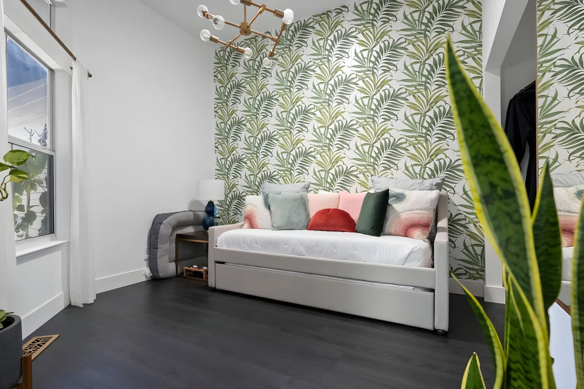 Bedroom 3 image 1