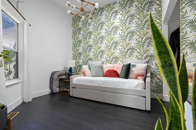 Bedroom 3 image 1