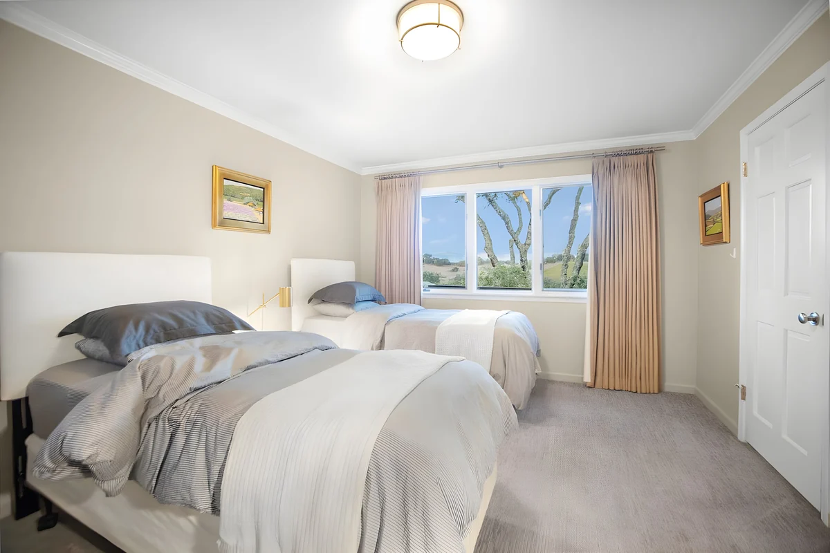 Bedroom 3 image 1
