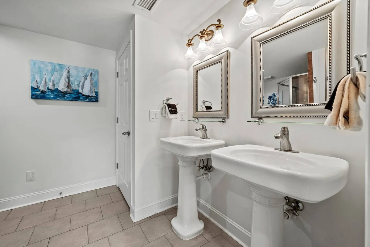 Wander Denver Lakeside