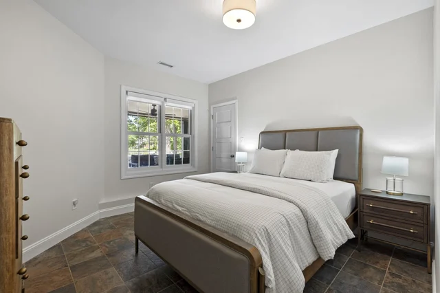 Bedroom 6 image 1